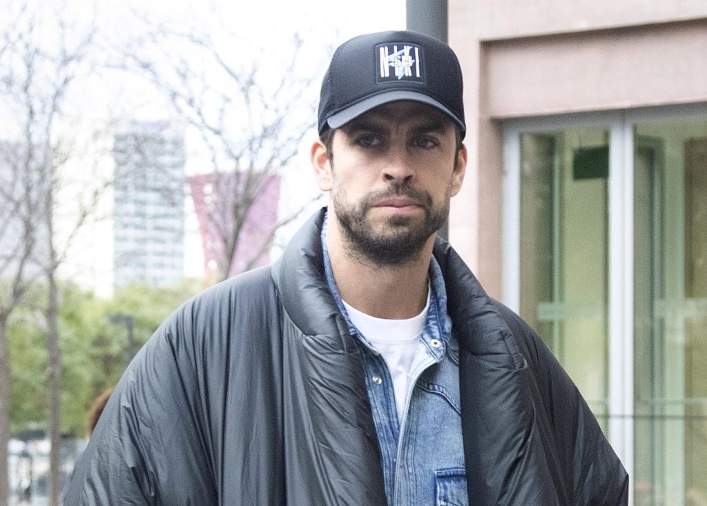 Baruffa Piqué in discoteca: la folla urla “Shakira”, lui si arrabbia