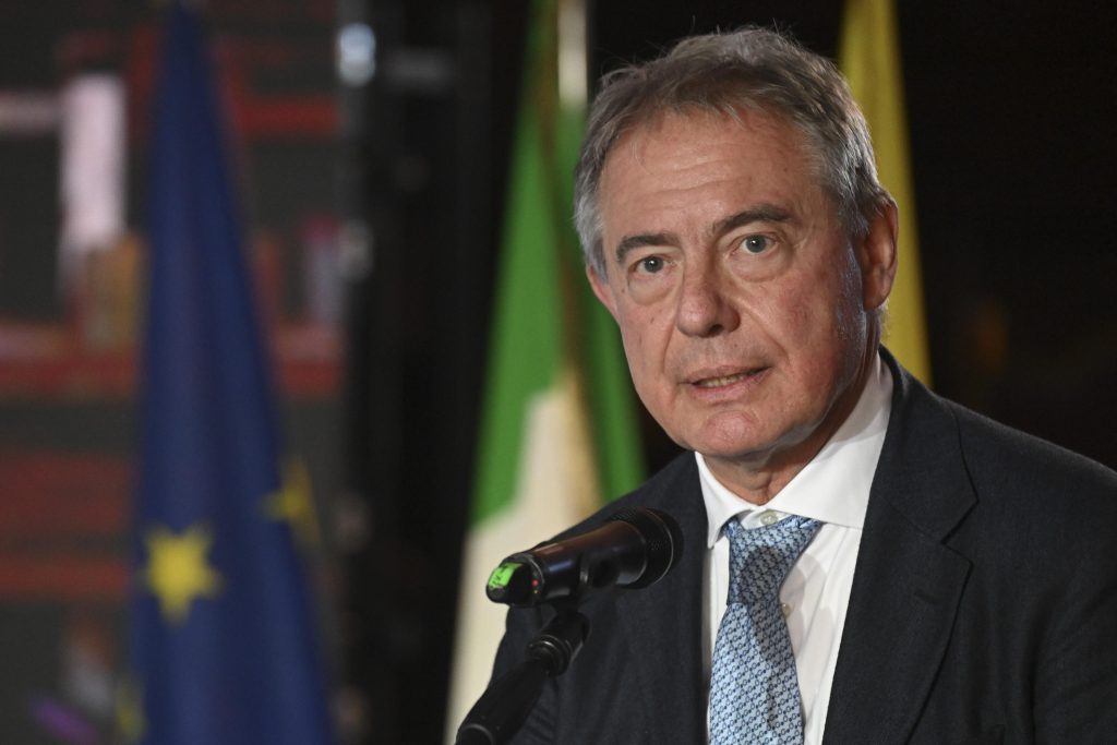 Adolfo Urso: “la Russia usa l’immigrazione come arma contro l’ue”