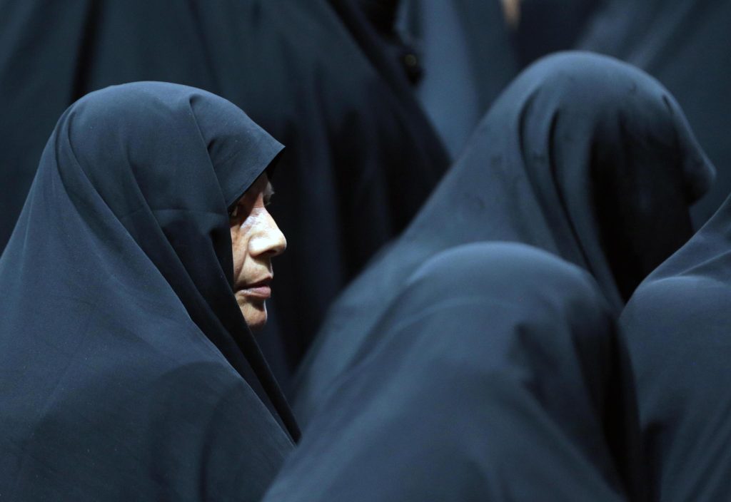 Iran: zero tolleranza sul velo, “fondamento di civiltà”