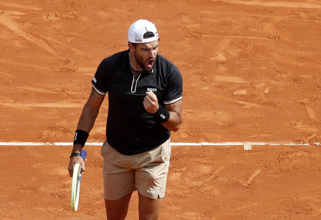 Atp Montecarlo, Berrettini vince in rimonta e vola agli ottavi