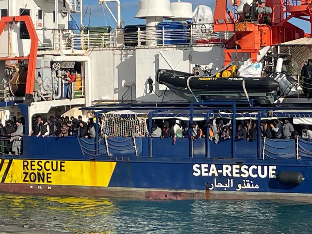 Migranti salvati a largo della Libia, nave Ong dovrà andare a Ravenna