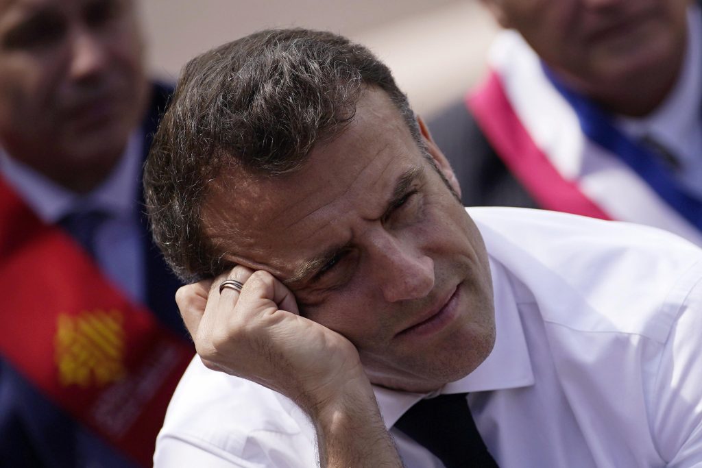 Macron: “continuerò a lottare affinché il Paese vada avanti”