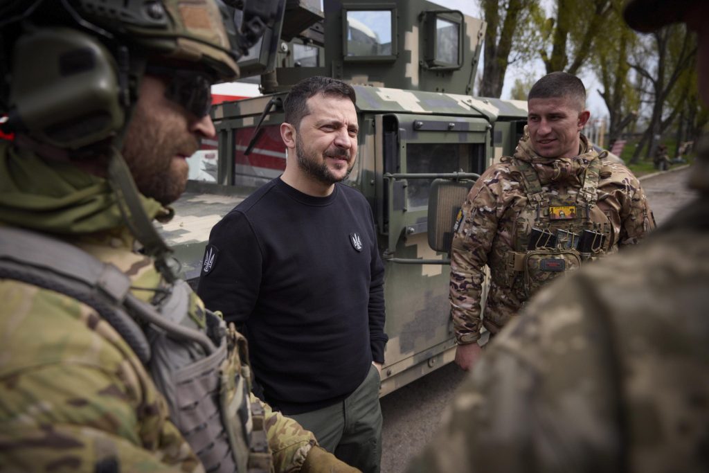 Zelensky: “telefonata lunga e significativa con Xi Jinping”