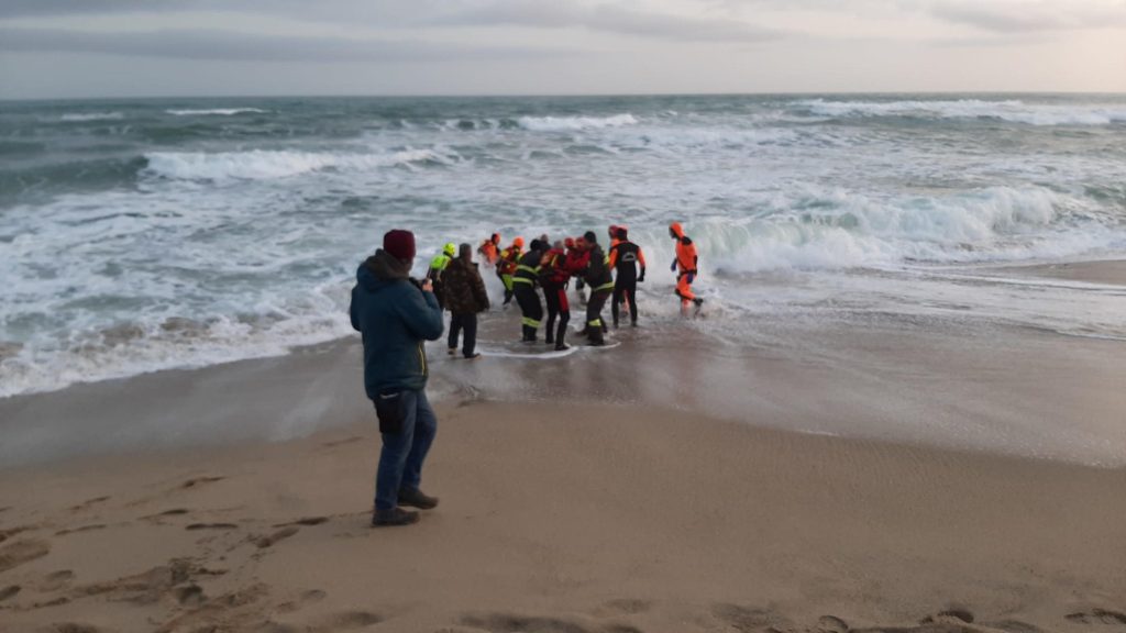 Cadavere di una donna sulla spiaggia di Fiumicino