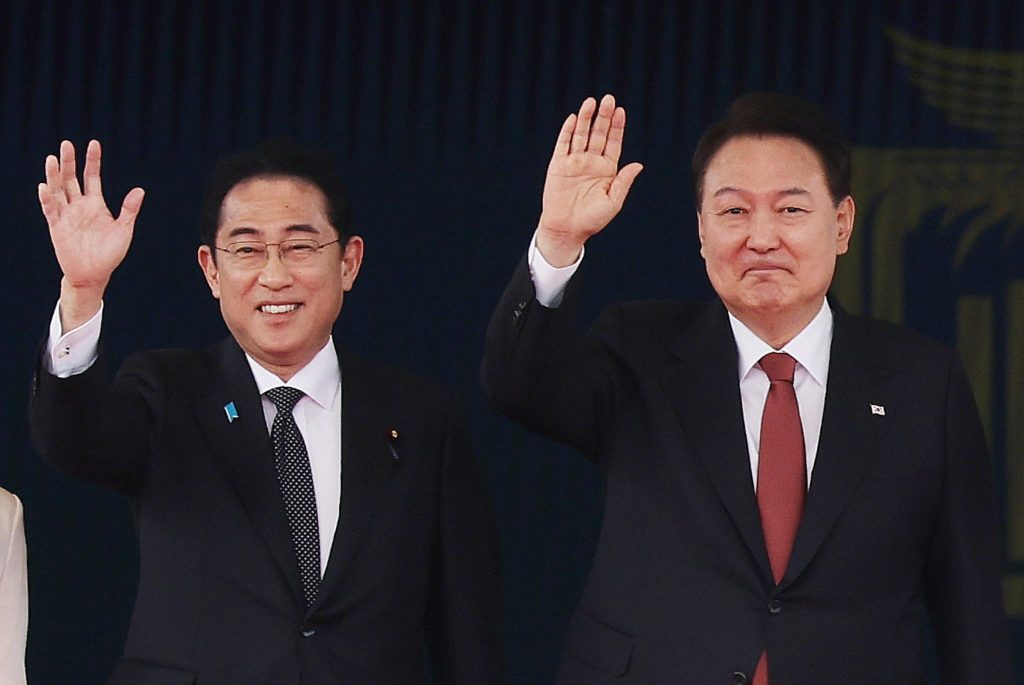 Fumio Kishida in Corea del Sud