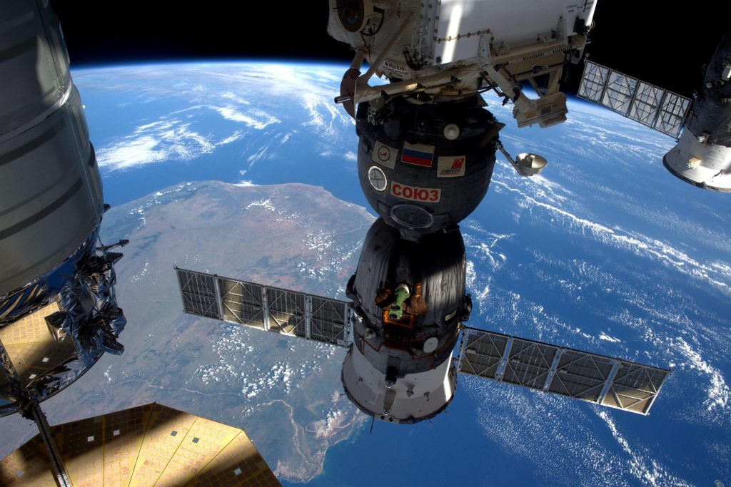 Relocation sulla ISS, Dragon spostata con successo