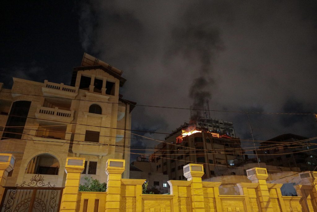 Bombardamenti a Gaza, 13 morti