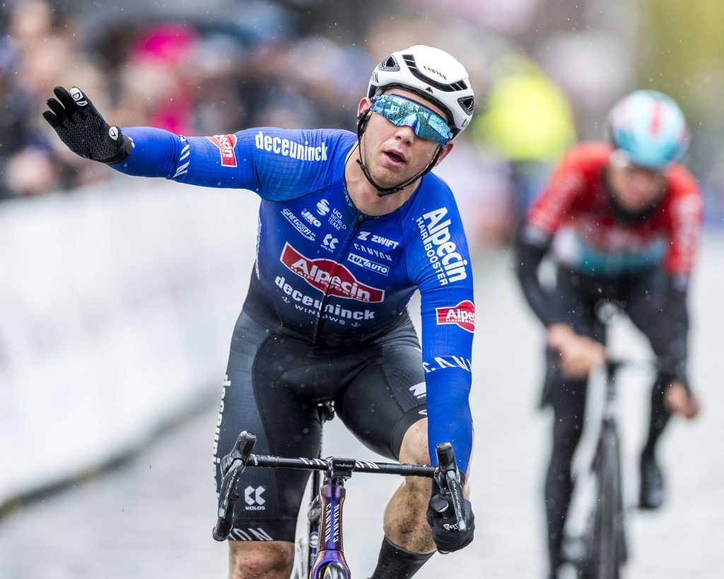 Quinta tappa del Giro, trionfa Kaden Groves