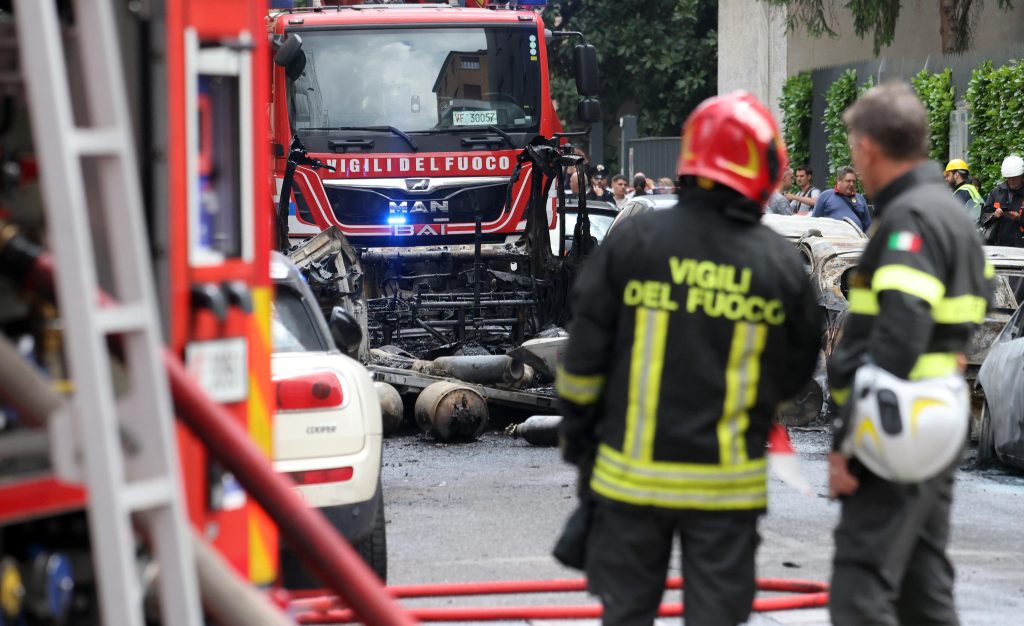 Esplosione nel centro di Milano, aperto fascicolo per disastro colposo