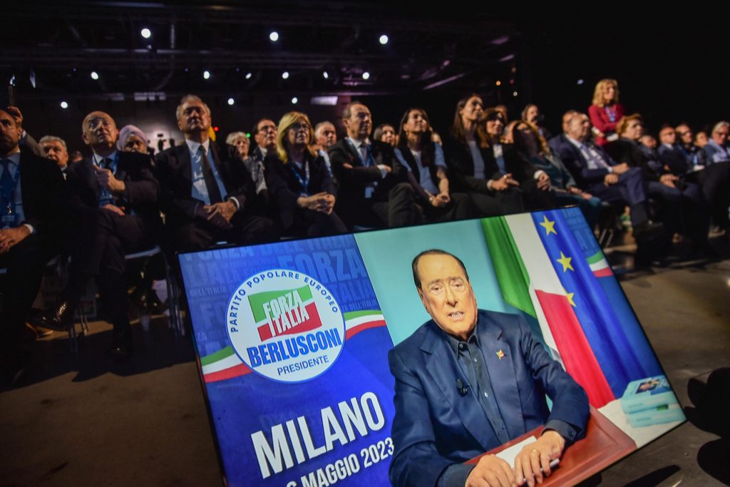 Berlusconi è di nuovo in pista