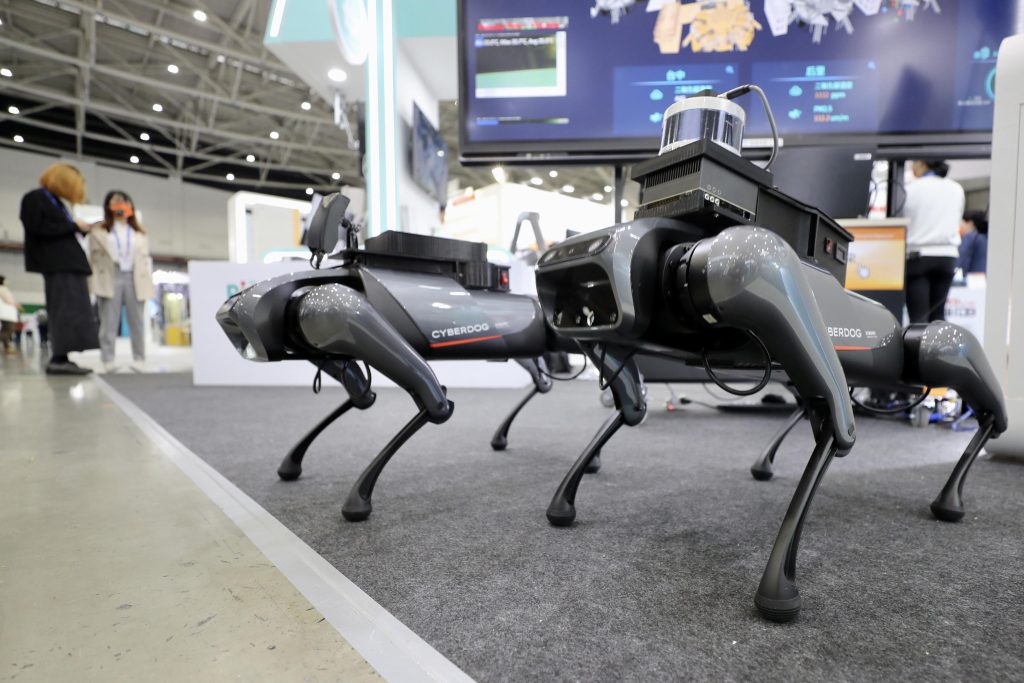 Nella polizia di LA spazio per i cani robot