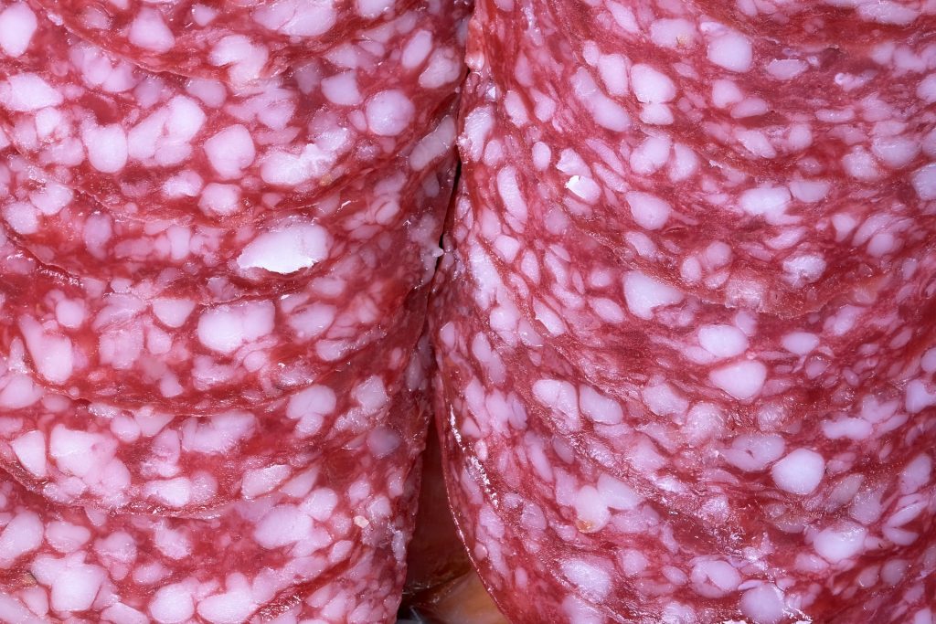 Rischio salmonella e listeria, richiamate tre marche di salami