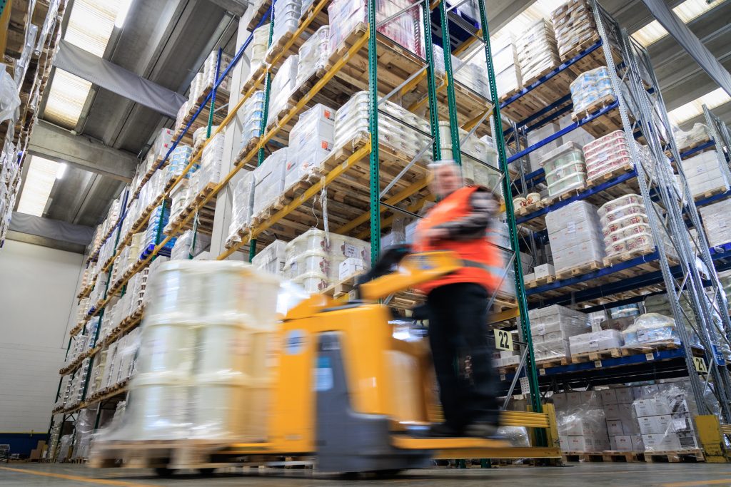 Dal magazzino allo scaffale: Trasporti Ximenes