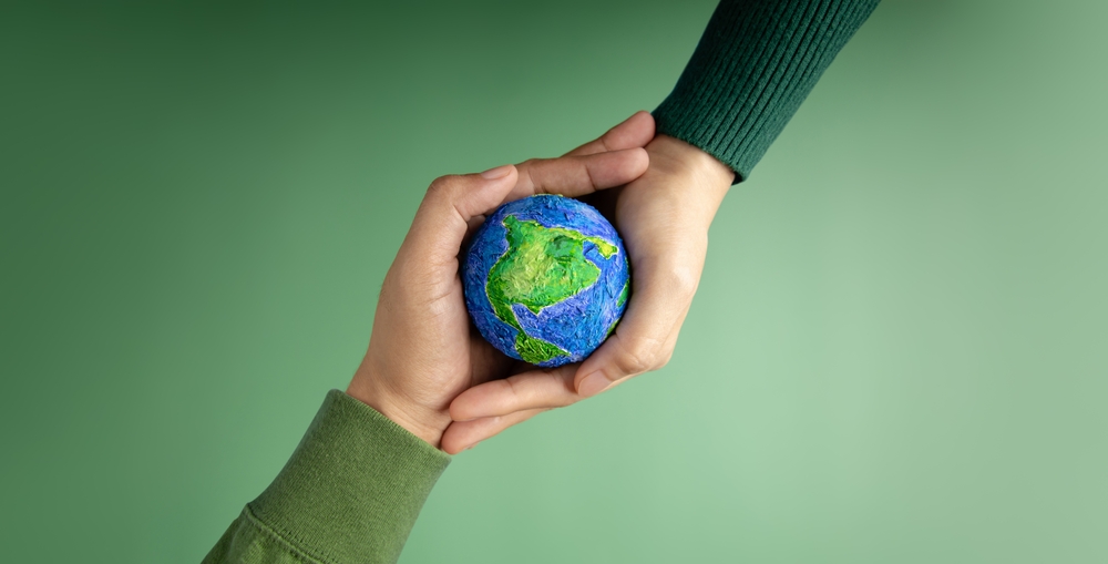 “La transizione ecologica (raccontata da chi la fa)”: il libro, e non solo, che spiega il green dopo pandemia, guerra e alluvioni