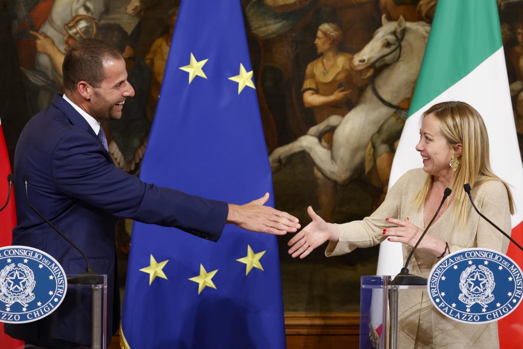 Meloni riceve il premier maltese Abela: “d’accordo su difesa dei confini Ue”