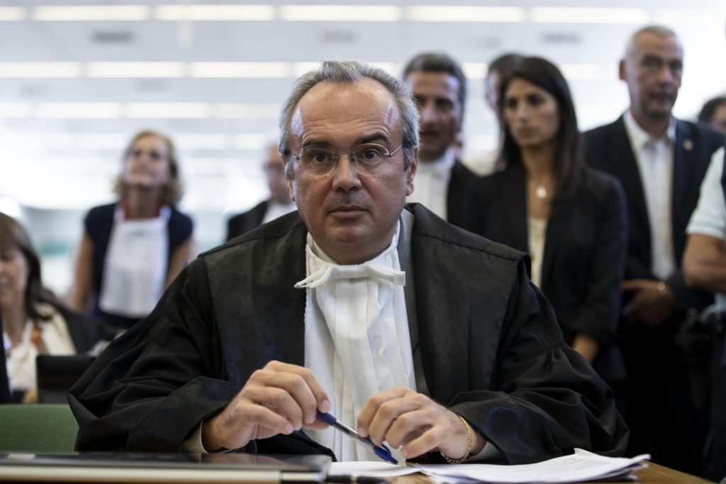 Falso allarme bomba davanti a casa del procuratore Tescaroli