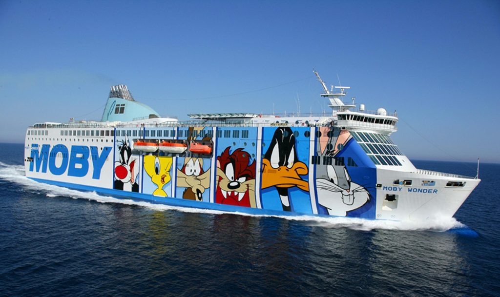 Traghetto alla deriva a largo di Genova