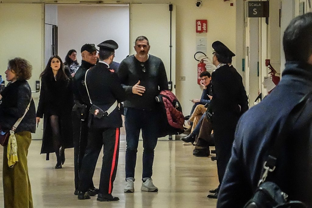 Libertà per Lucarelli jr e Apolloni, i calciatori agli arresti domiciliari