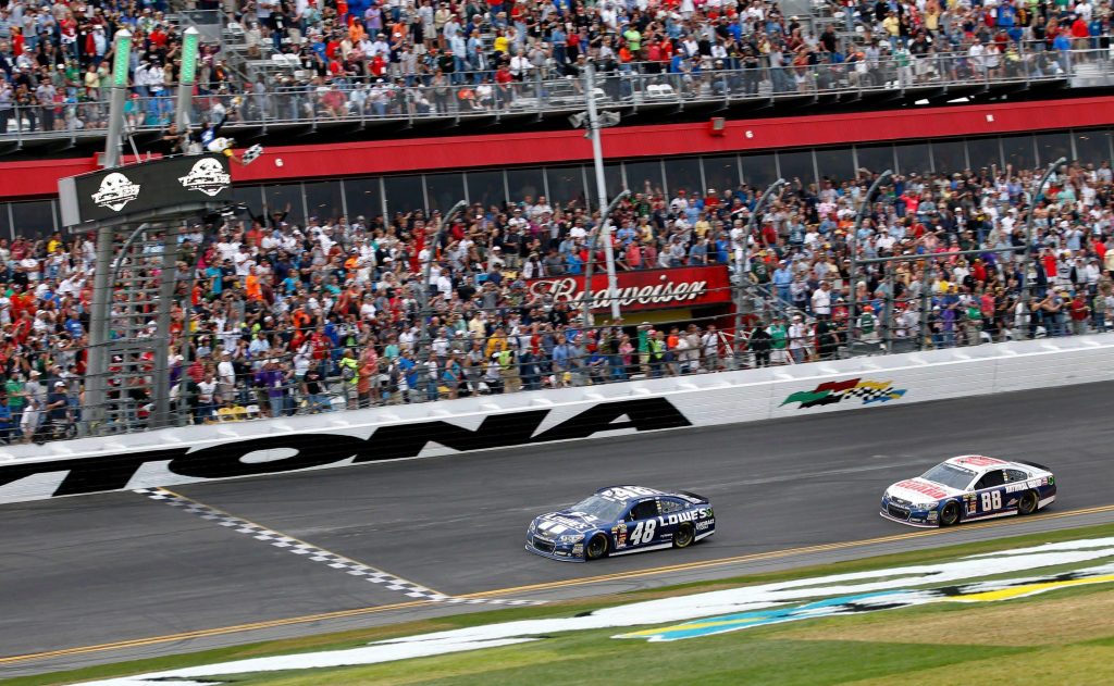 Trovati morti suoceri e nipote del pilota Jimmie Johnson