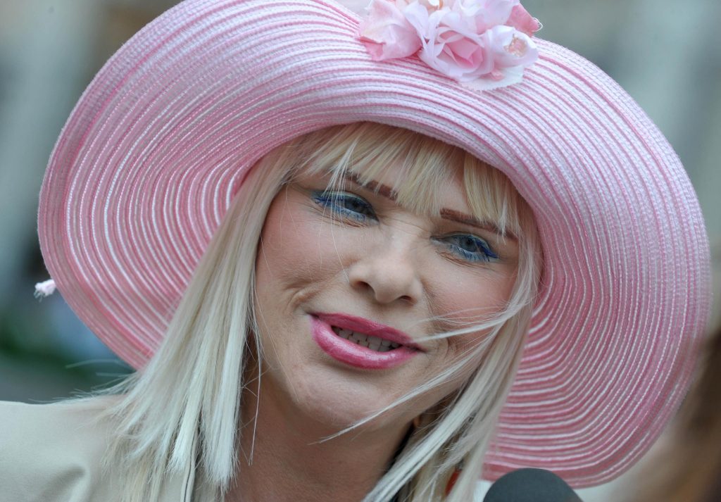 Ilona Staller fa arrestare il figlio Ludwig: “mi ha minacciata con un taser”