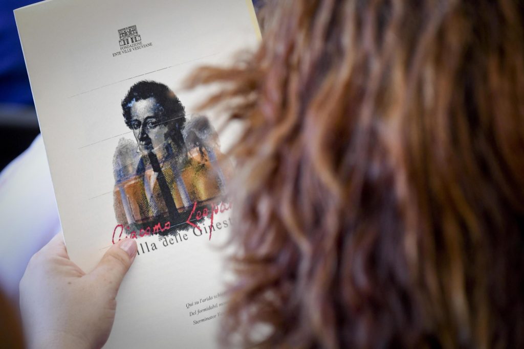 Il naufragar m’è dolce in questo mar, nasceva oggi Giacomo Leopardi