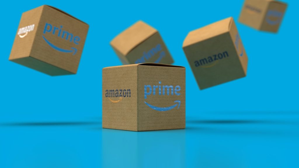 Amazon denunciato per uso ingannevole di Prime