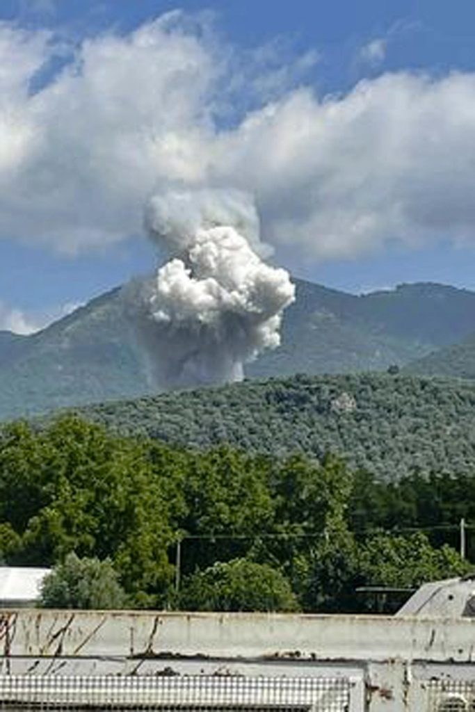 Esplosione in una fabbrica di fuochi d’artificio a Napoli