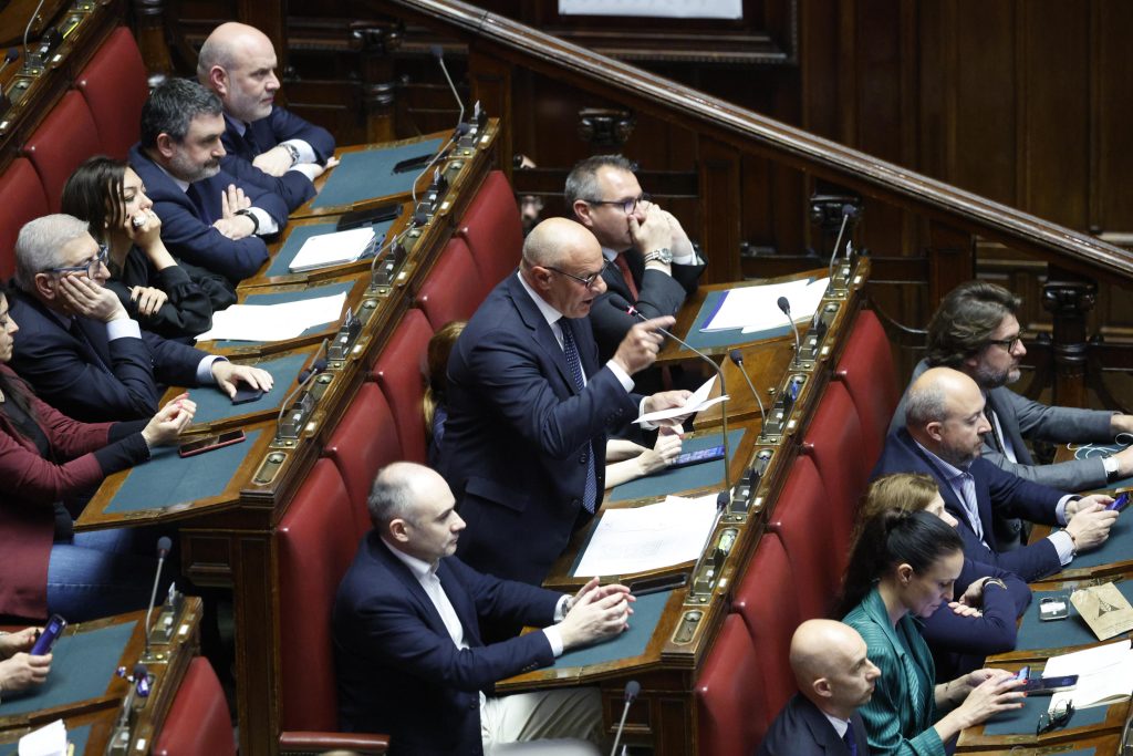 Sì dal governo al nuovo decreto flussi migranti