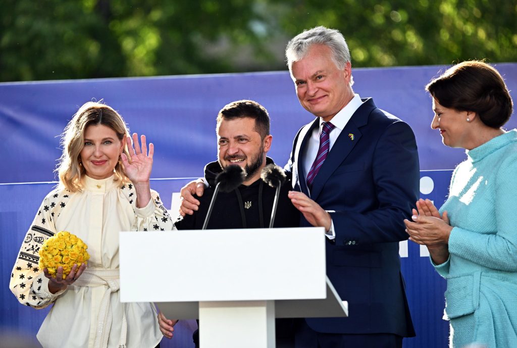 Zelensky: “in programma prima riunione del consiglio Nato-Ucraina”