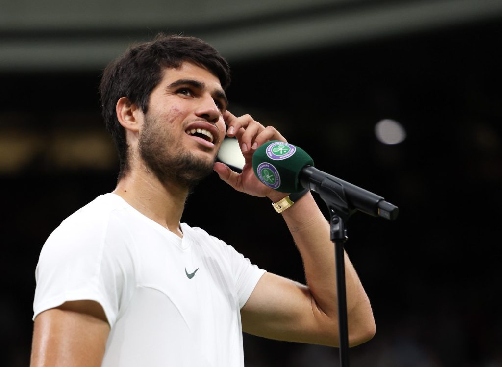 Alcaraz supera Medvedev: in finale contro Djoko