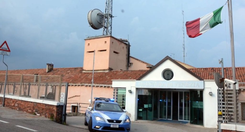 Tenta di stuprare una donna e uccidere un uomo, arrestato