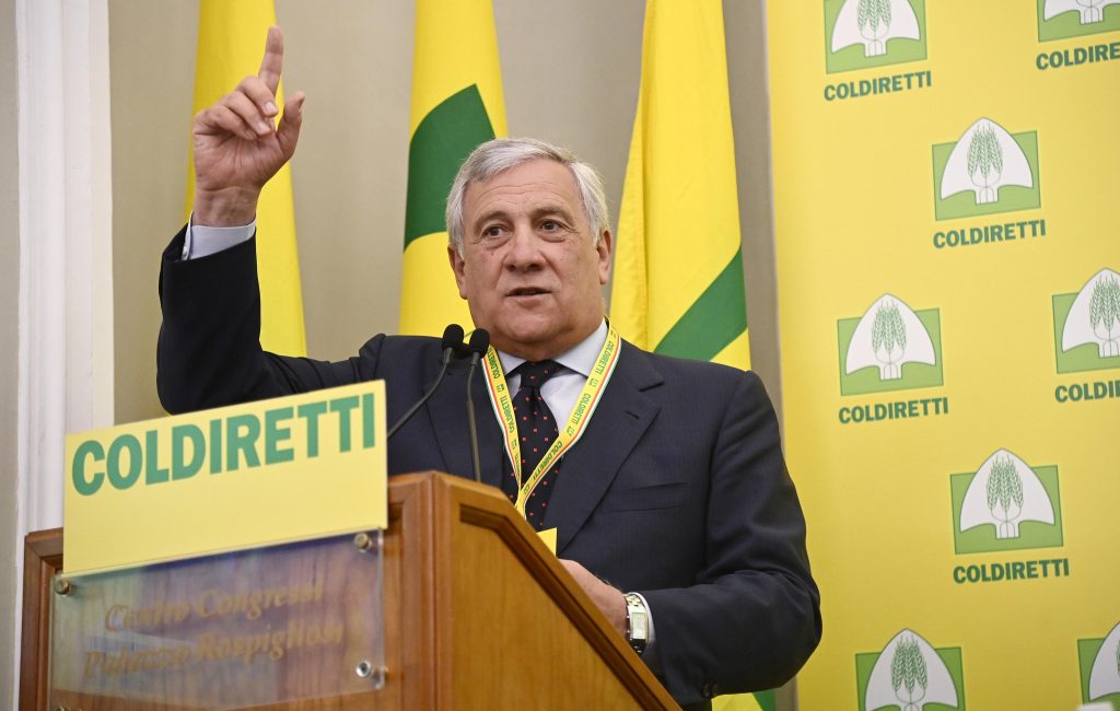 Tajani: no al salario minimo, non siamo l’Urss