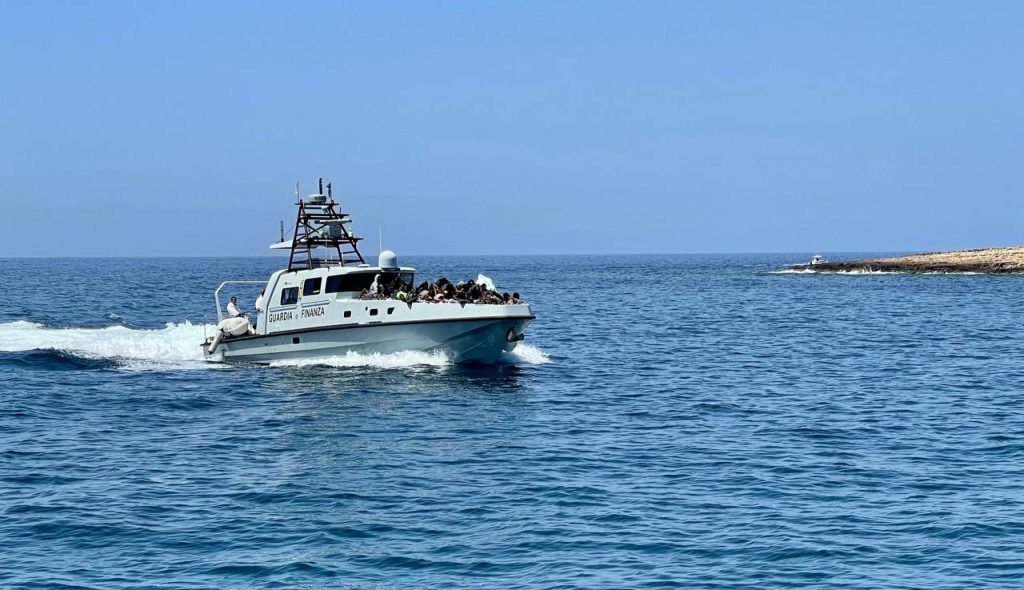 Arrivati 330 migranti a Lampedusa