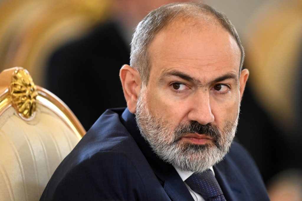 Pashinyan: “molto probabile” guerra con l’Azerbaigian