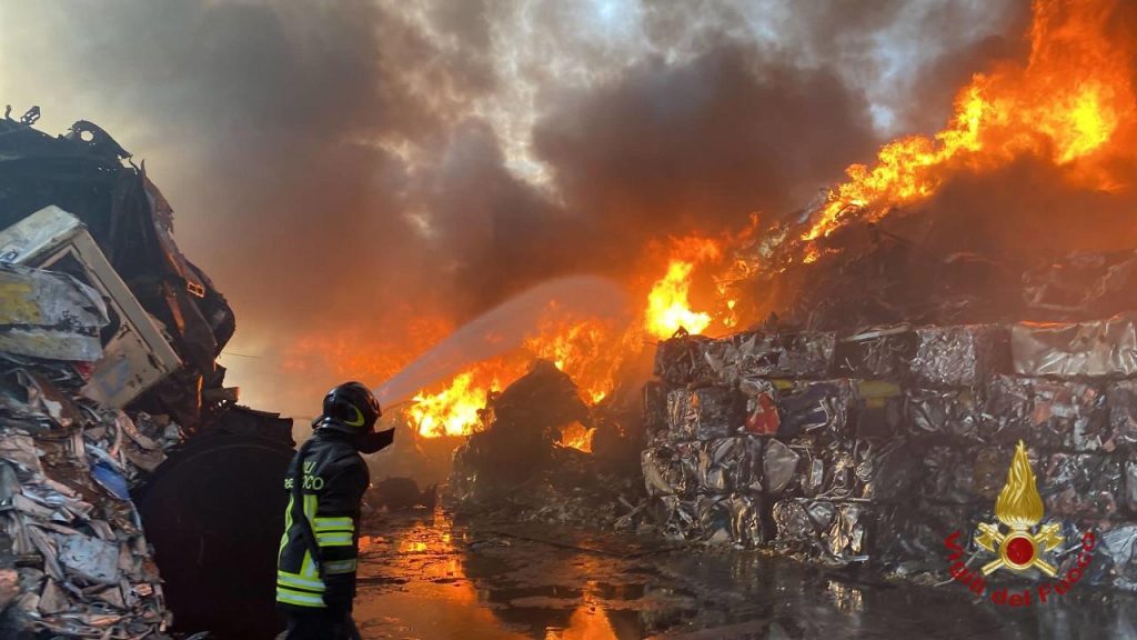 La Calabria nella morsa degli incendi