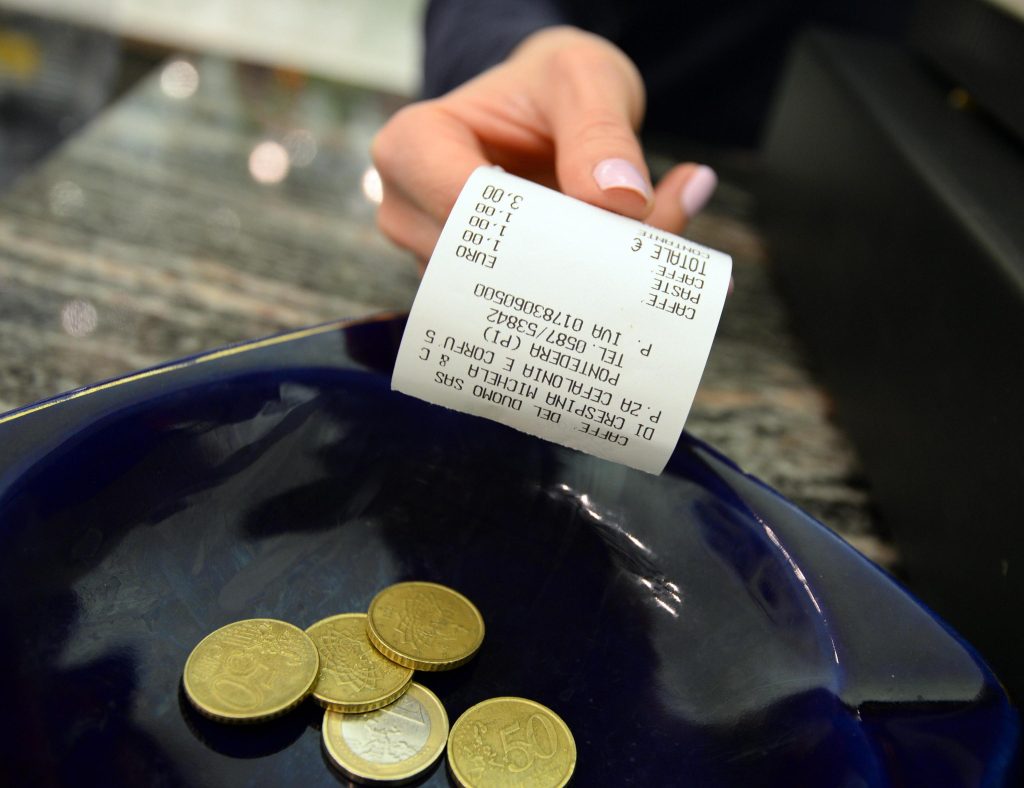 Francia, scontrino fiscale cartaceo addio