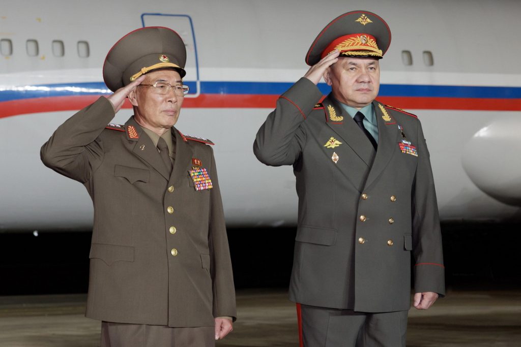 Kim Jong-un riceve Sergei Shoigu