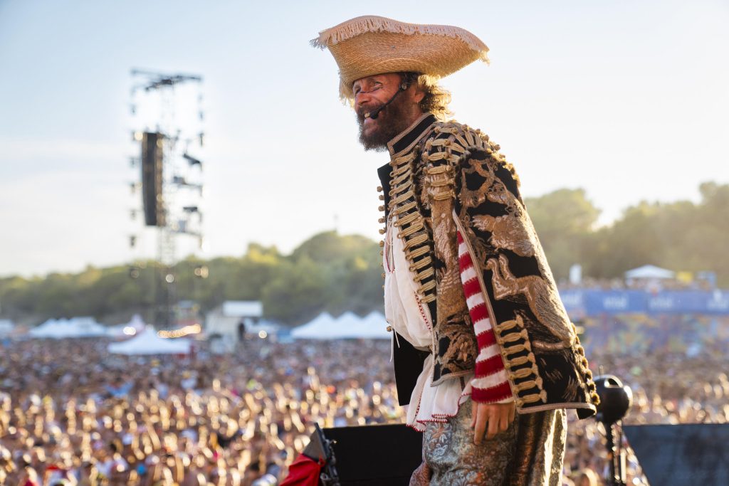 Il rischio trombosi impedisce a Jovanotti di tornare a casa