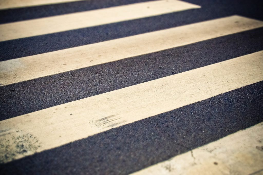 Catanzaro, morto investito mentre attraversa la strada