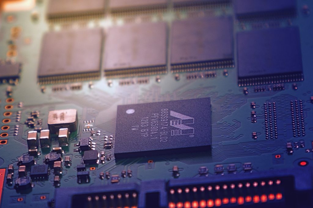 Guerra dei chip: Cina annuncia stretta export di gallio e germanio