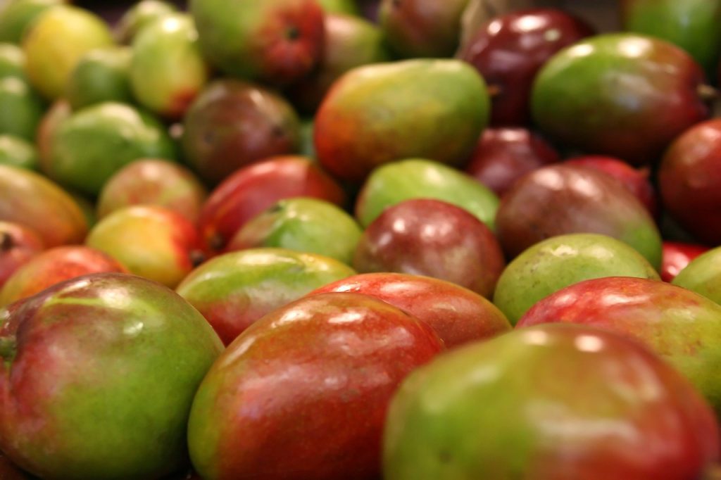 Si nutre solo di frutta esotica e muore a 39 anni