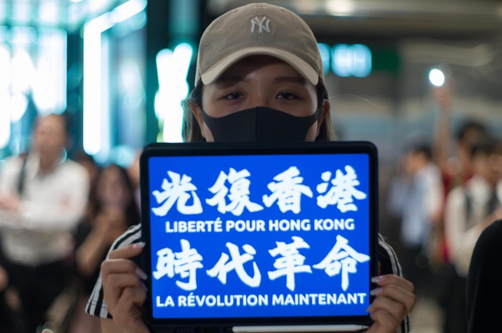 “Glory to Hong Kong”, Corte Suprema non vieta la canzone