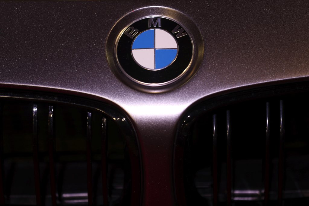 Casa popolare, RdC e una Bmw M3 Coupé: multa da oltre 20mila euro
