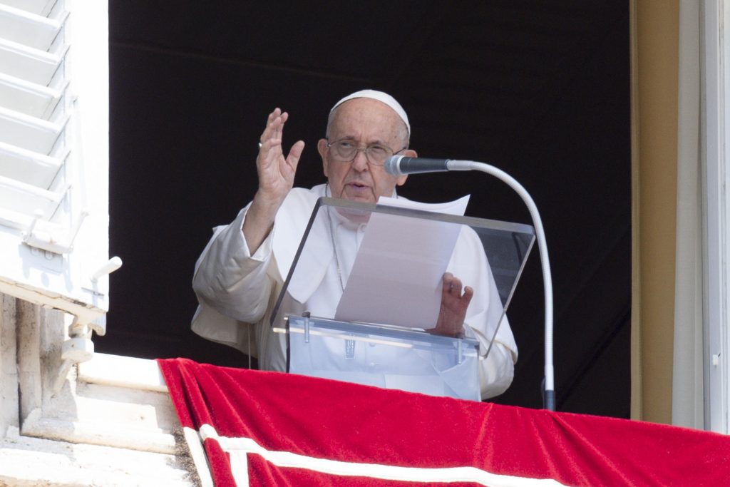 Ferragosto, Papa Francesco a San Pietro: “supplichiamo la Madonna per la pace”