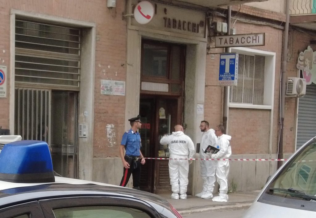Tabaccaia uccisa a Foggia, il movente è la rapina