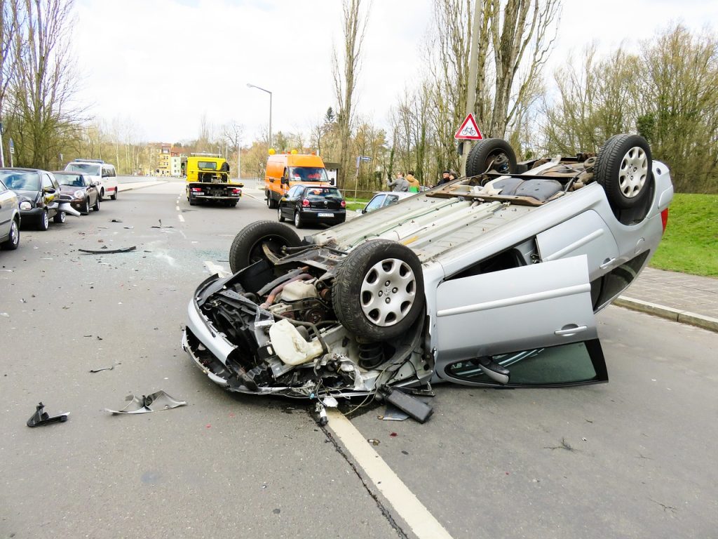 A Catanzaro morti quattro giovani in scontro tra due auto