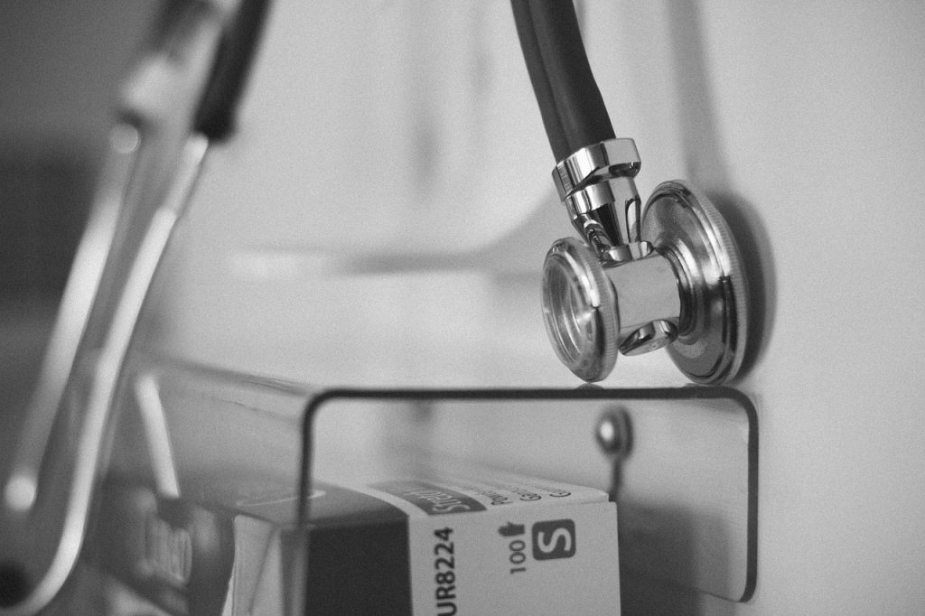 Abusava di pazienti oncologici, arrestato infermiere