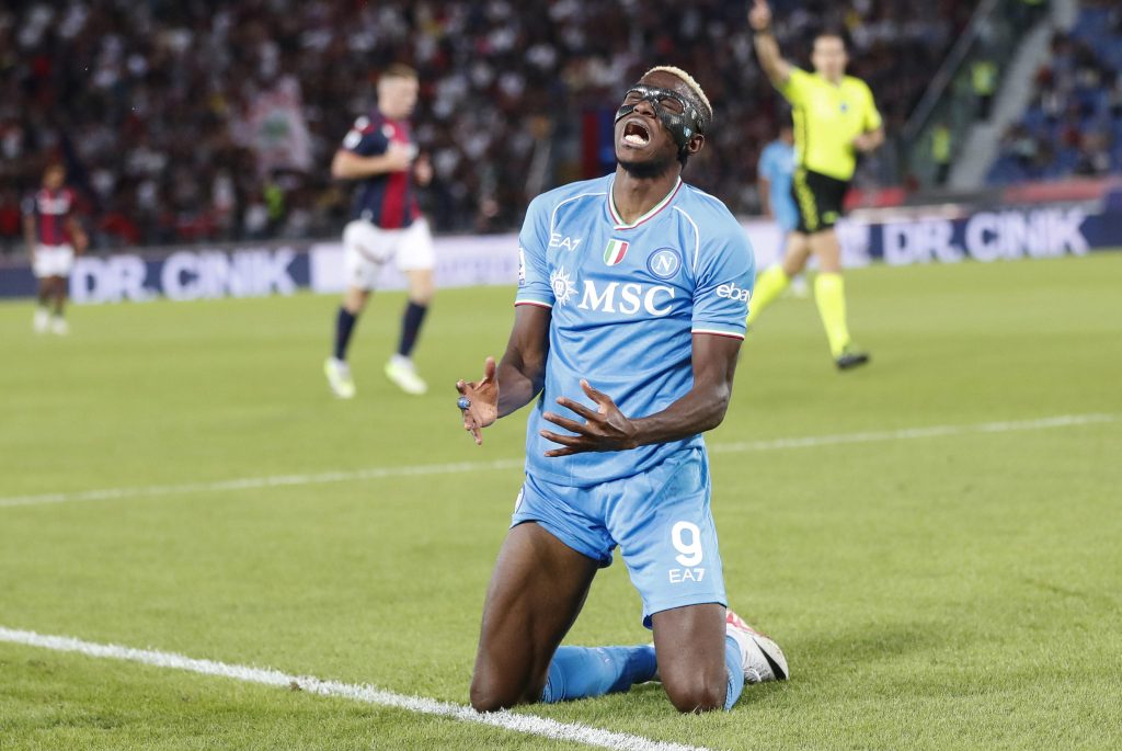 Osimhen nel mirino, il video del Napoli che “deride” l’attaccante
