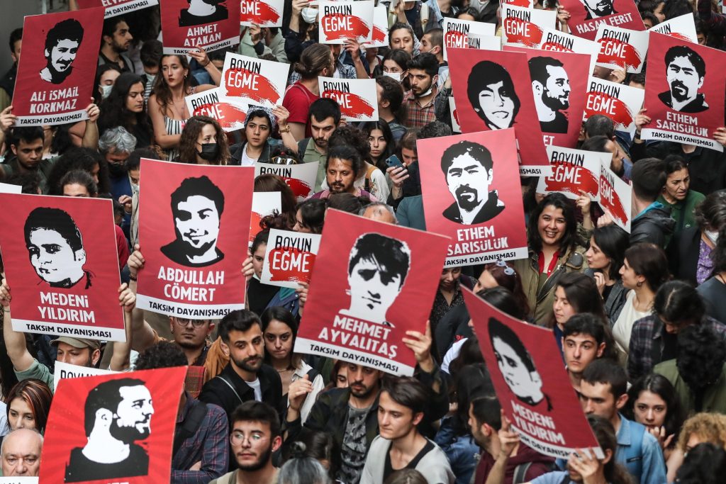 Gezi Park: confermato l’ergastolo per Kavala
