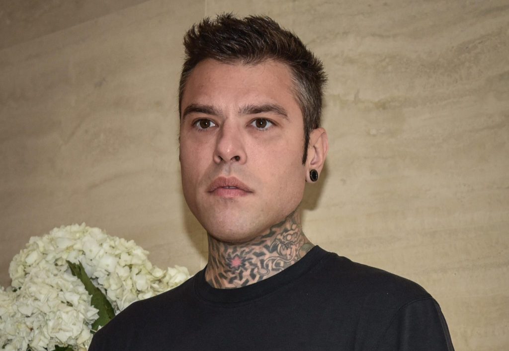 Fedez in ospedale, monitorato costantemente
